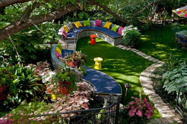 Simple Solutions for Updating your Outdoor Living Spaces Outdoor Living Spaces: Ideas for an Easy Outdoor Update outdoor seating area garden design